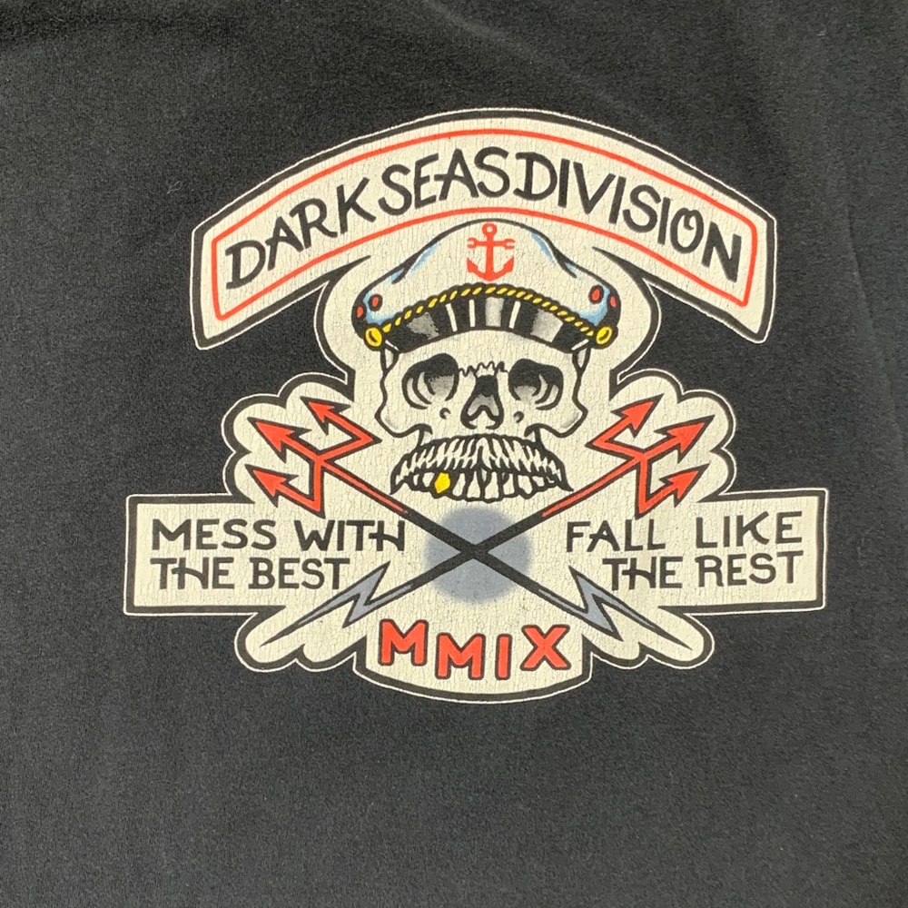 Dark Seas Division Men’s Black Graphic Tee